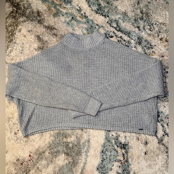 Hollister Sweaters - Hollister Gray Chunky Knit Cropped Sweater - Size M